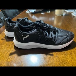 Women’s Puma athletic shoes. New, never worn.